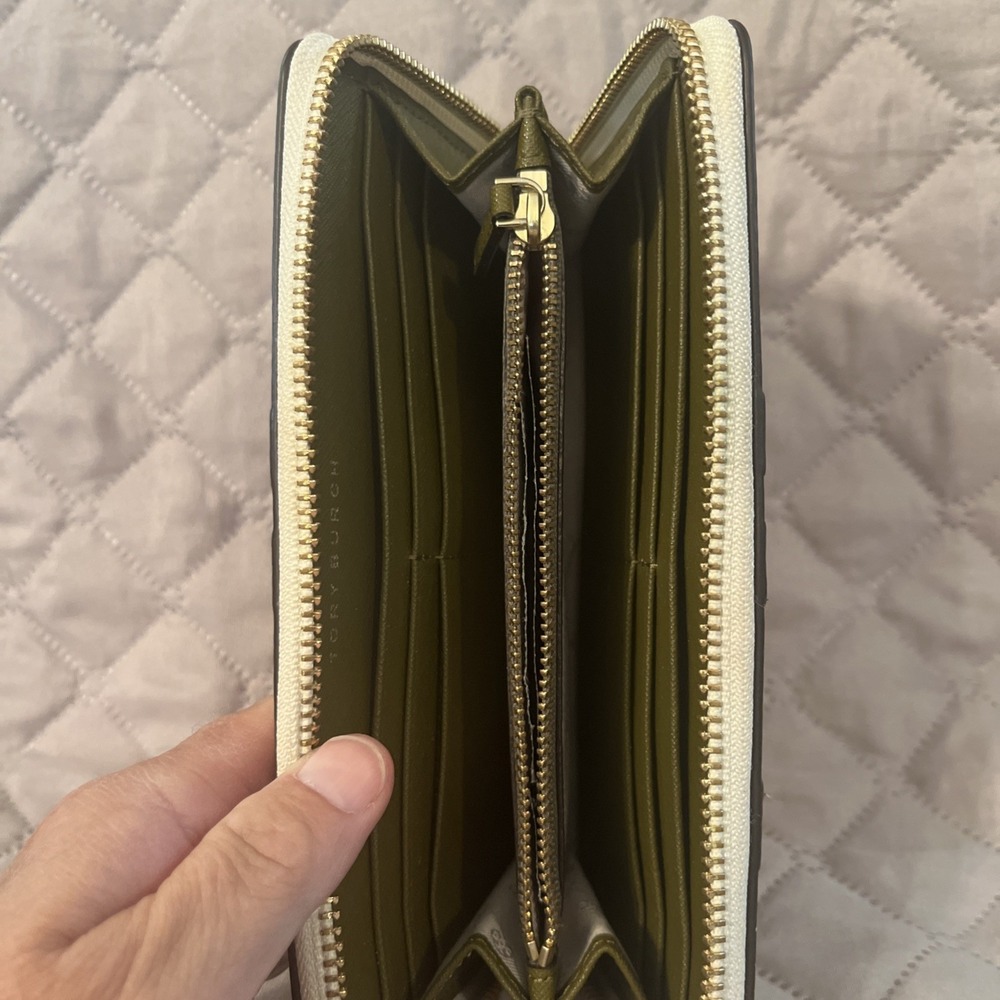 Tory Burch • Robinson Multi-Stripe Zip Continental Wallet - Picture 6 of 8